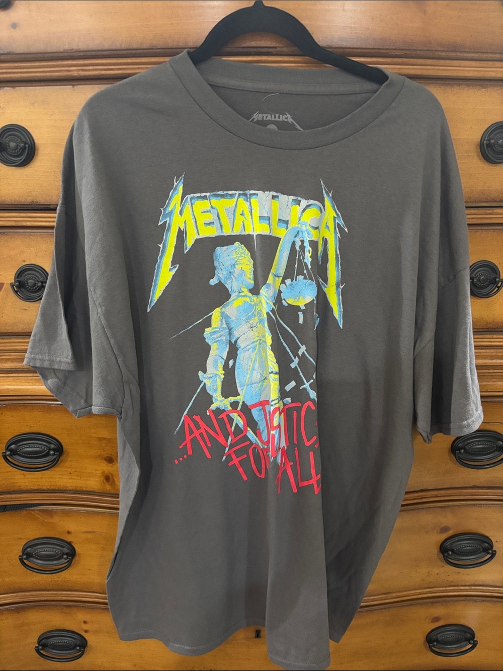 Metallica Short Sleeve Graphic Tee in Charcoal Gray